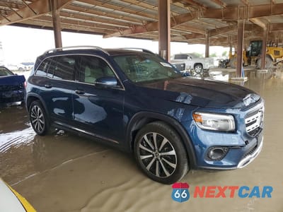 Czwarte zdjęcie samochodu z boku: 2023 MERCEDES-BENZ GLB 250 4MATIC VIN:W1N4M4HB9PW279919 - miniatura