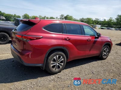 Trzecie zdjęcie samochodu z tyłu: 2020 TOYOTA HIGHLANDER XLE VIN:5TDHZRBH7LS520634 - miniatura