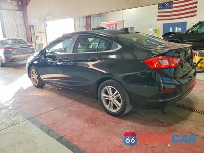 Drugie zdjęcie samochodu z przodu: 2018 CHEVROLET CRUZE LT VIN:1G1BE5SM2J7169302 - miniatura