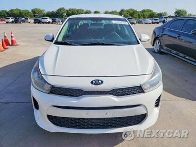 Piąte zdjęcie samochodu w środku: 2019 KIA RIO S VIN:3KPA24AB8KE158800 - miniatura