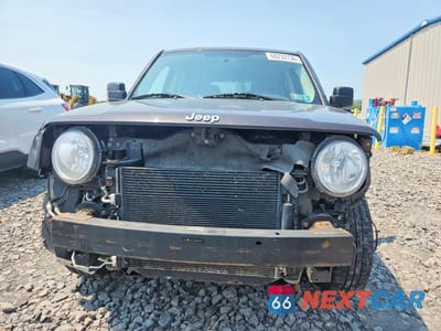 Piąte zdjęcie samochodu w środku: 2014 JEEP PATRIOT SPORT VIN:1C4NJRBB4ED828834 - miniatura