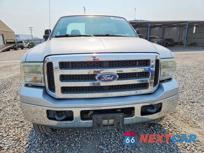 Piąte zdjęcie samochodu w środku: 2005 FORD F250 SUPER DUTY VIN:1FTSF21Y05EA08486 - miniatura