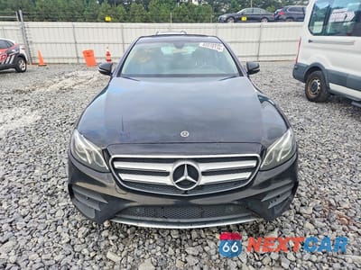 Piąte zdjęcie samochodu w środku: 2018 MERCEDES-BENZ E 300 VIN:WDDZF4JB2JA375967 - miniatura
