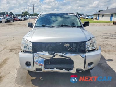 Piąte zdjęcie samochodu w środku: 2010 NISSAN TITAN XE VIN:1N6BA0EK0AN325071 - miniatura