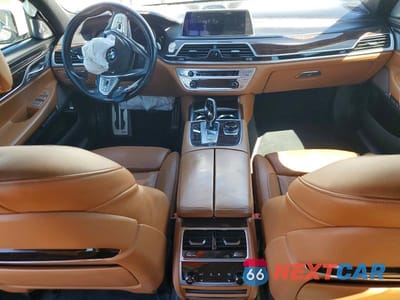 Zdjęcie 8 z 13 samochodu: 2018 BMW 750 I VIN:WBA7F0C50JGM23932 - miniatura