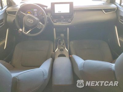 Zdjęcie 8 z 14 samochodu: 2024 TOYOTA COROLLA CROSS LE VIN:7MUBAAAG1RV077628 - miniatura