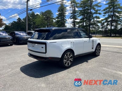 Czwarte zdjęcie samochodu z boku: 2023 LAND ROVER RANGE ROVER SE VIN:SALKP9FU3PA038404 - miniatura