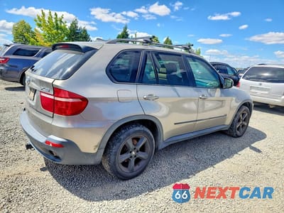 Trzecie zdjęcie samochodu z tyłu: 2008 BMW X5 3.0I VIN:5UXFE43528L023783 - miniatura