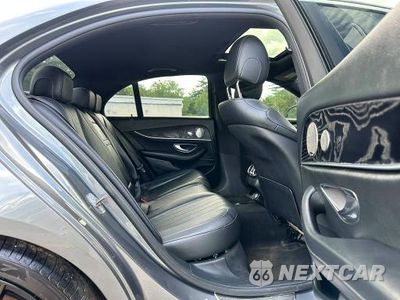 Zdjęcie 6 z 10 samochodu: 2017 MERCEDES-BENZ E 300 4MATIC VIN:WDDZF4KB8HA079800 - miniatura