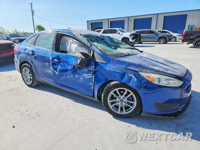 Czwarte zdjęcie samochodu z boku: 2018 FORD FOCUS SE VIN:1FADP3F22JL212895 - miniatura