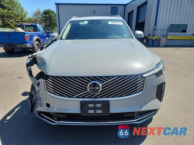 Piąte zdjęcie samochodu w środku: 2026 VOLVO XC90 PLUS VIN:YV4062PE5T1517897 - miniatura