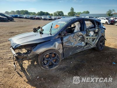 2016 FORD FOCUS ST 1FADP3L9XGL215831 - główne zdjęcie licytacji z USA - miniatura