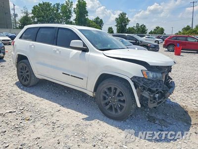 Czwarte zdjęcie samochodu z boku: 2018 JEEP GRAND CHEROKEE LAREDO VIN:1C4RJFAG4JC319355 - miniatura