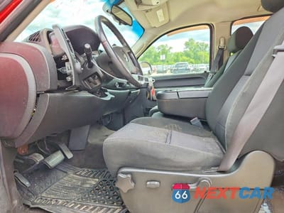 Zdjęcie 7 z 12 samochodu: 2010 CHEVROLET SILVERADO K1500 LT VIN:3GCRKSE33AG105676 - miniatura