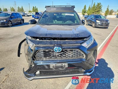 Piąte zdjęcie samochodu w środku: 2021 TOYOTA RAV4 PRIME SE VIN:JTMAB3FV9MD036013 - miniatura