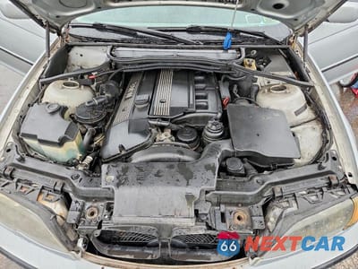 Zdjęcie 11 z 12 samochodu: 2004 BMW 325 I VIN:WBAEV33464KR26059 - miniatura