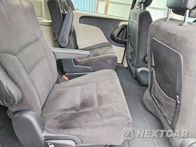 Zdjęcie 11 z 14 samochodu: 2014 DODGE GRAND CARAVAN SE VIN:2C4RDGBGXER292056 - miniatura