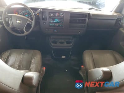 Zdjęcie 8 z 13 samochodu: 2014 CHEVROLET EXPRESS G2500 LS VIN:1GAWGPFG9E1185386 - miniatura
