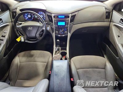 Zdjęcie 8 z 12 samochodu: 2013 HYUNDAI SONATA SE 2.0T VIN:5NPEC4AB7DH529653 - miniatura