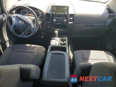 Zdjęcie 8 z 12 samochodu: 2013 NISSAN TITAN SV VIN:1N6AA0EC1DN306165 - miniatura