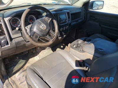 Zdjęcie 8 z 12 samochodu: 2017 RAM 1500 ST VIN:3C6JR6DT0HG787192 - miniatura