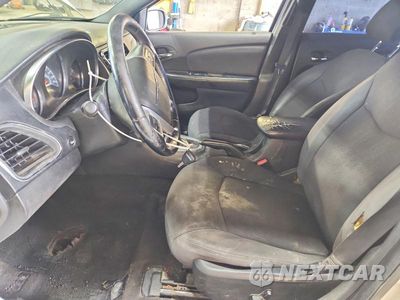 Zdjęcie 7 z 12 samochodu: 2012 CHRYSLER 200 TOURING VIN:1C3CCBBG8CN234327 - miniatura