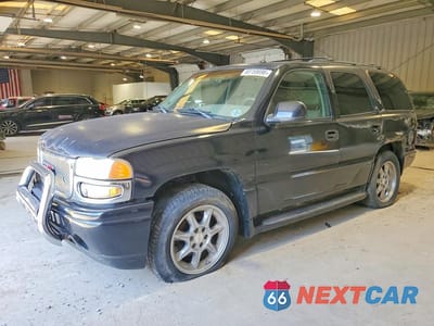 2005 GMC YUKON DENALI 1GKEK63U65J163839 - główne zdjęcie licytacji z USA - miniatura