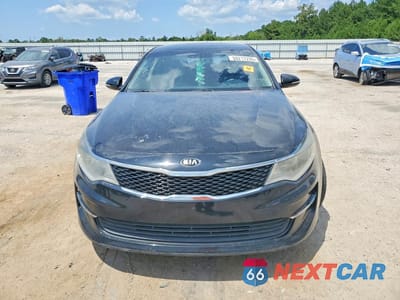 Piąte zdjęcie samochodu w środku: 2017 KIA OPTIMA LX VIN:5XXGT4L33HG124793 - miniatura