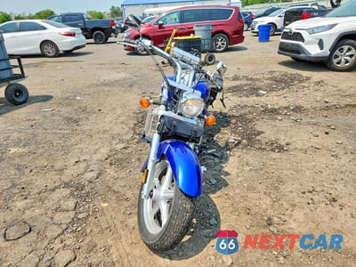 Drugie zdjęcie samochodu z przodu: 2015 HONDA VT1300 CR VIN:JH2SC6609FK500088 - miniatura