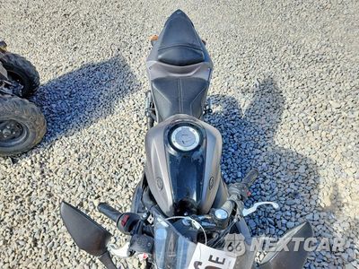 Piąte zdjęcie samochodu w środku: 2016 YAMAHA YZFR3 VIN:MH3RH06YXGK014095 - miniatura