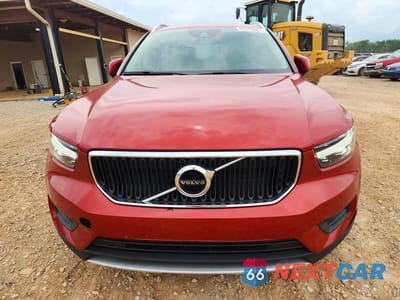 Piąte zdjęcie samochodu w środku: 2019 VOLVO XC40 T5 MOMENTUM VIN:YV4162UK3K2154104 - miniatura