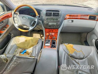 Zdjęcie 8 z 12 samochodu: 2005 LEXUS LS 430 VIN:JTHBN36F655005493 - miniatura