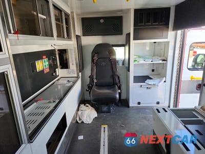 Zdjęcie 10 z 13 samochodu: 2019 FORD ECONOLINE VIN:1FDWE3FS1KDC66382 - miniatura