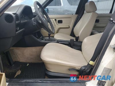 Zdjęcie 7 z 12 samochodu: 1986 BMW 325 E AUTOMATIC VIN:WBAAE6409G0704997 - miniatura