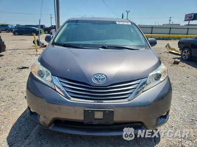 Piąte zdjęcie samochodu w środku: 2015 TOYOTA SIENNA XLE 8-PASSENGER VIN:5TDYK3DC8FS641809 - miniatura