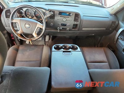 Zdjęcie 8 z 12 samochodu: 2013 CHEVROLET SILVERADO K1500 LT VIN:1GCRKSE72DZ378759 - miniatura