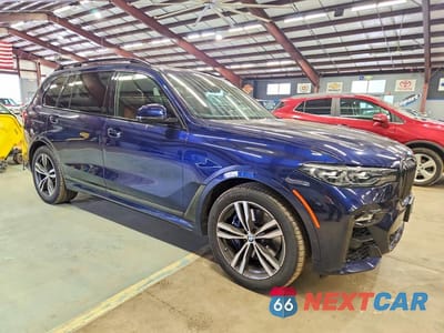 Czwarte zdjęcie samochodu z boku: 2021 BMW X7 XDRIVE40I VIN:5UXCW2C05M9H18746 - miniatura
