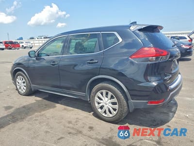 Drugie zdjęcie samochodu z przodu: 2017 NISSAN ROGUE S VIN:KNMAT2MT5HP540264 - miniatura
