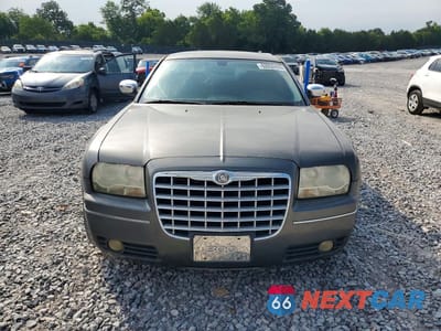 Piąte zdjęcie samochodu w środku: 2010 CHRYSLER 300 TOURING VIN:2C3CA4CD3AH105116 - miniatura