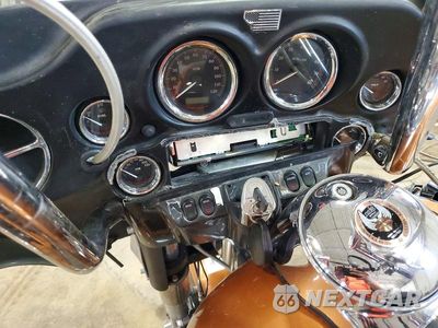 Zdjęcie 7 z 10 samochodu: 2008 HARLEY-DAVIDSON FLHTCUI 105TH ANNIVERSARY EDITION VIN:1HD1FC4468Y661626 - miniatura