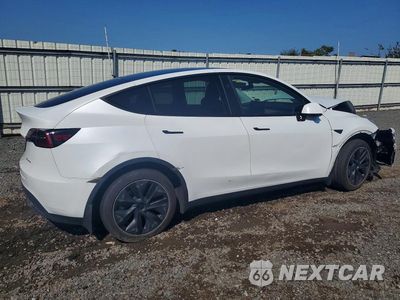 Trzecie zdjęcie samochodu z tyłu: 2024 TESLA MODEL Y VIN:7SAYGDEE7RA311739 - miniatura