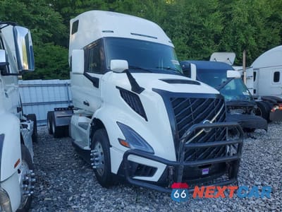 Czwarte zdjęcie samochodu z boku: 2025 VOLVO VNL SEMI TRUCK VIN:4V4BC9EH6SN693721 - miniatura