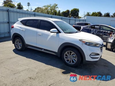 Czwarte zdjęcie samochodu z boku: 2017 HYUNDAI TUCSON SE VIN:KM8J33A47HU283916 - miniatura