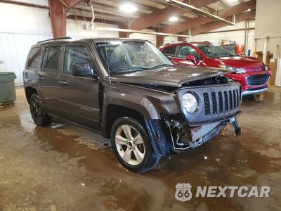 Czwarte zdjęcie samochodu z boku: 2016 JEEP PATRIOT LATITUDE VIN:1C4NJRFB8GD696500 - miniatura