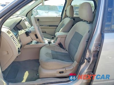Zdjęcie 7 z 14 samochodu: 2008 FORD ESCAPE XLT VIN:1FMCU93158KE21718 - miniatura