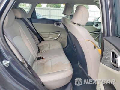 Zdjęcie 10 z 12 samochodu: 2020 KIA SOUL LX VIN:KNDJ23AU0L7733971 - miniatura