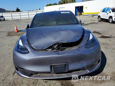 Piąte zdjęcie samochodu w środku: 2024 TESLA MODEL Y VIN:7SAYGDEE4RF125868 - miniatura