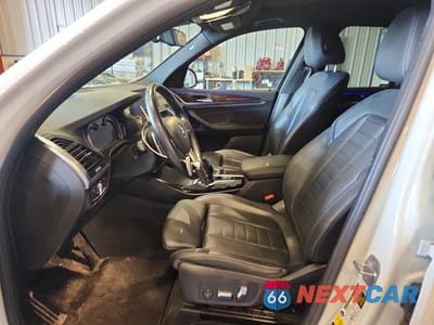 Zdjęcie 7 z 12 samochodu: 2019 BMW X3 XDRIVE30I VIN:5UXTR9C50KLE13621 - miniatura