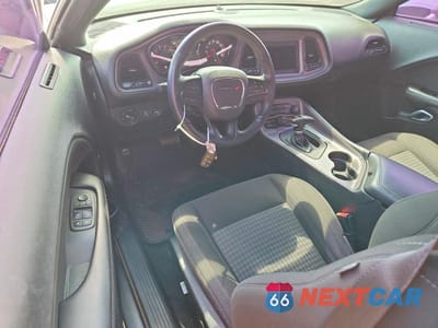 Zdjęcie 8 z 12 samochodu: 2023 DODGE CHALLENGER SXT VIN:2C3CDZAG1PH571024 - miniatura
