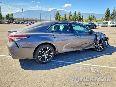 Trzecie zdjęcie samochodu z tyłu: 2018 TOYOTA CAMRY SE VIN:4T1B11HK6JU508125 - miniatura